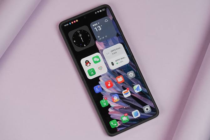 不一样的折叠屏，OPPO Find N2 Flip竖折叠屏手机给你带来内外双屏新交互体验
