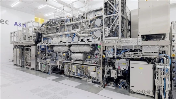 ASML揭秘全球第一台高NA EUV顾会计：分辨率直达8nm