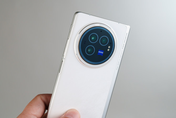 vivo X Fold3实测：耐摔耐磨大电池+长焦人像，关键还轻薄