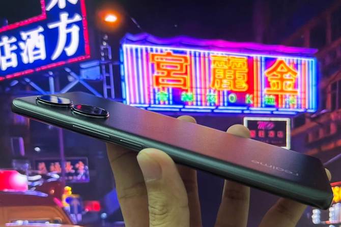 真我10 Pro+上手体验：护眼曲面屏天花板2160Hz PWM高频调光