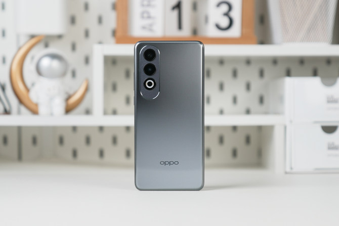 OPPO K12上手：普及百瓦快充，耐用耐摔且轻薄