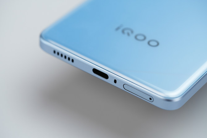 iQOO Neo9测评：8 Gen 2+自研Q1，标准版一样能打