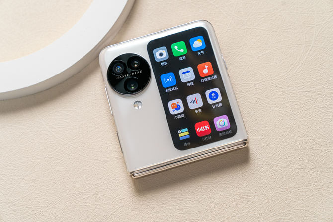 小折叠完全体，能拍能玩还优雅！OPPO Find N3 Flip体验