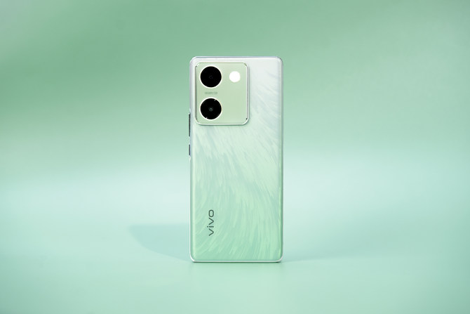 vivo Y100上手：轻薄高颜值，流畅且耐用