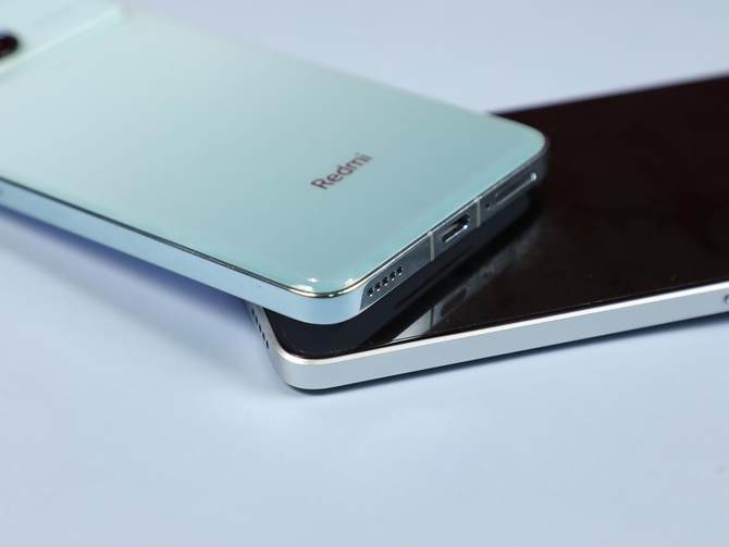 这一次友商真的没机会了！Redmi K70系列手机评测
