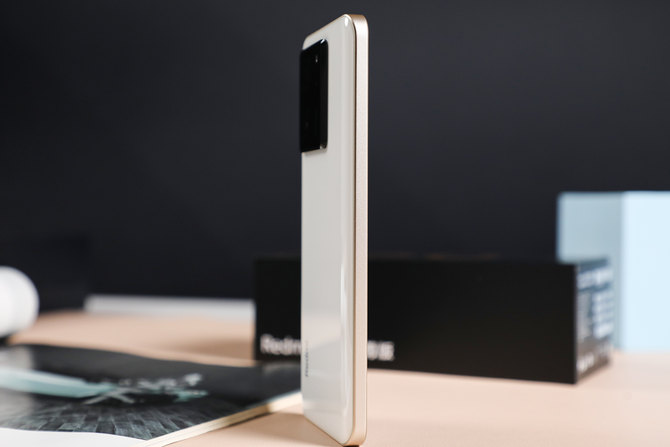 质感全面升级 性能王者驾到！Redmi K60 至尊版评测
