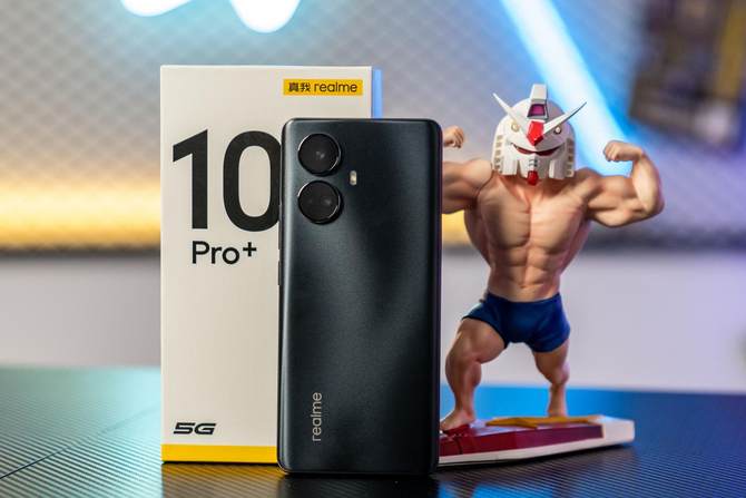 真我10 Pro+上手体验：护眼曲面屏天花板2160Hz PWM高频调光