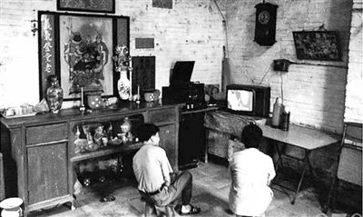 竟有人还在研究上个世纪的收音机！甚至举办了DIY大赛