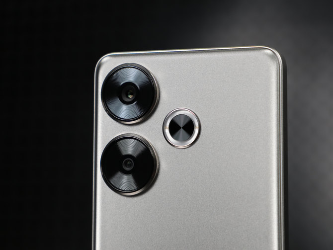 更轻更薄更强！卷到没边的中端机的终极形态！Redmi Turbo 3手机评测
