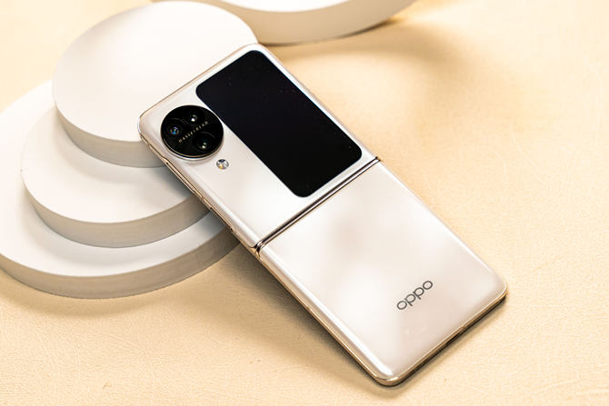 小折叠完全体，能拍能玩还优雅！OPPO Find N3 Flip体验
