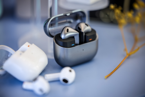 开学时尚好物 三星Galaxy Buds3系列为校园生活添彩