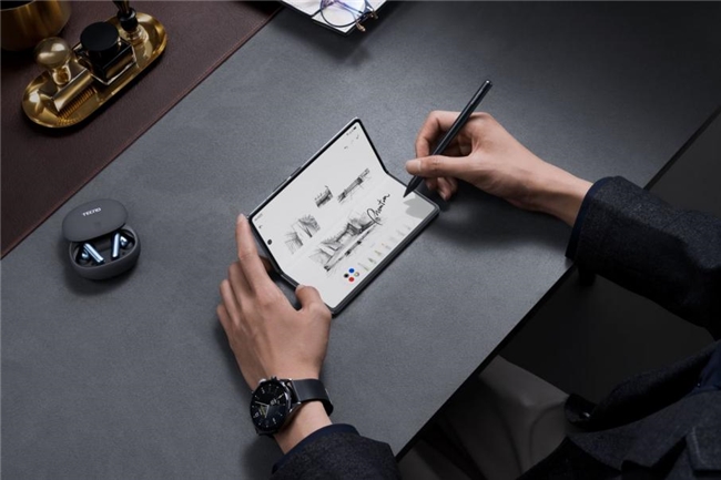 TECNO PHANTOM系列发布全新大小折双旗舰 为科技创新再添重磅力作