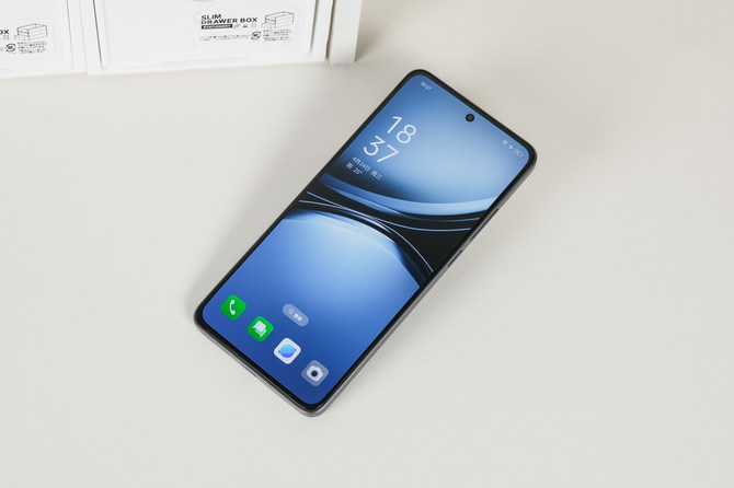 OPPO K12上手：普及百瓦快充，耐用耐摔且轻薄