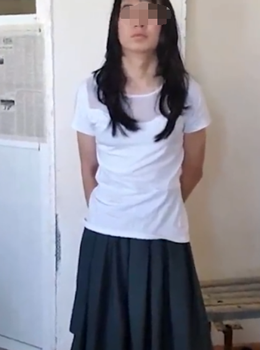 最邪门的作弊方法！印度老哥假扮女友参加考试，结果当场被抓
