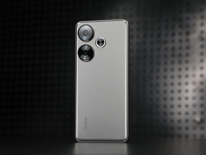 更轻更薄更强！卷到没边的中端机的终极形态！Redmi Turbo 3手机评测