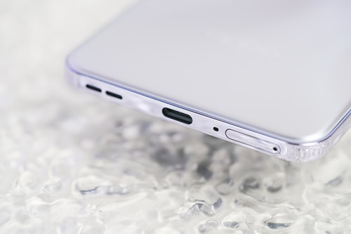 OPPO Reno12 Pro体验：「流银玻璃」设计，创造千禧时尚新风潮
