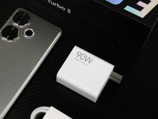 更轻更薄更强！卷到没边的中端机的终极形态！Redmi Turbo 3手机评测