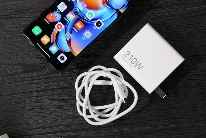 神仙秒充+智能影像体验再升级 Redmi Note 12 探索版评测