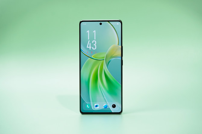 vivo Y100上手：轻薄高颜值，流畅且耐用