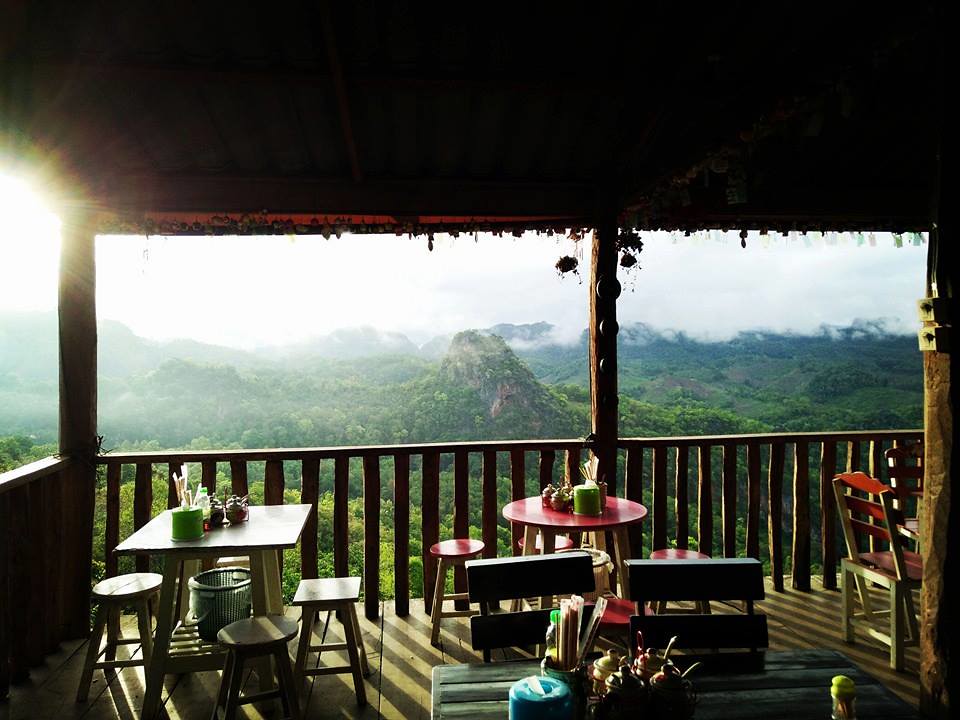 Bon ja bo Hill noodle : 泰国拜县270度悬空景观餐厅