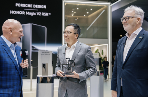 引领中国产业链与全球创新共振，荣耀斩获MWC2024“最佳产品大奖”