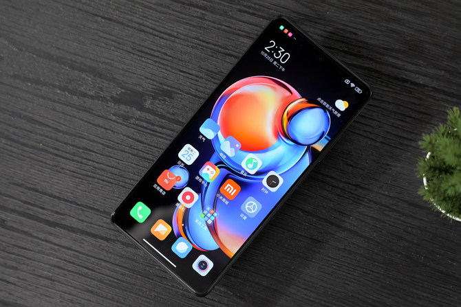 神仙秒充+智能影像体验再升级 Redmi Note 12 探索版评测