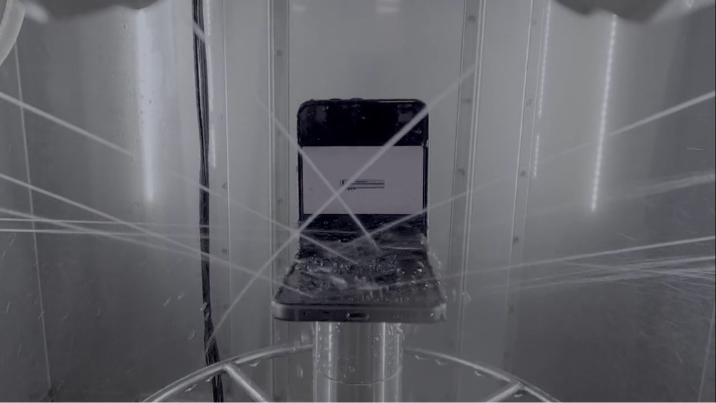 铸就小折叠机耐用性天花板 Galaxy Z Flip5展现三星的领先实力插图4