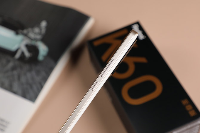 质感全面升级 性能王者驾到！Redmi K60 至尊版评测