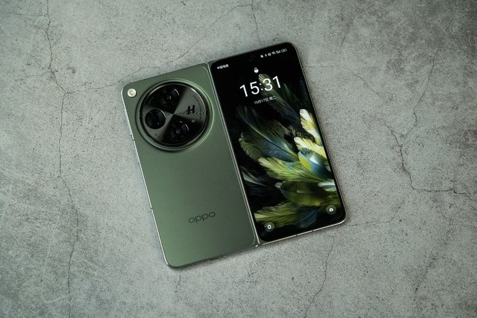 OPPO Find N3千山绿 图赏-专为旗舰影像而生的大折叠