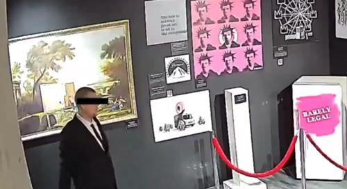 俄罗斯保安逆天操作：上班无聊竟然把艺术品吃了