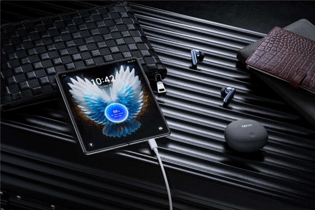 TECNO PHANTOM系列发布全新大小折双旗舰 为科技创新再添重磅力作