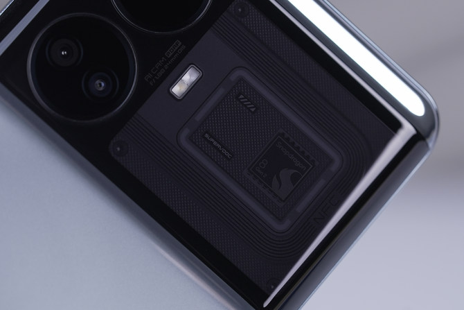 真我GT5测评： 骁龙8Gen2+240W充电，诠释真正的性能无双