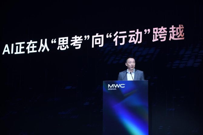 荣耀李健MWC上海演讲：AI竞争焦点正从“模型”转向“落地”