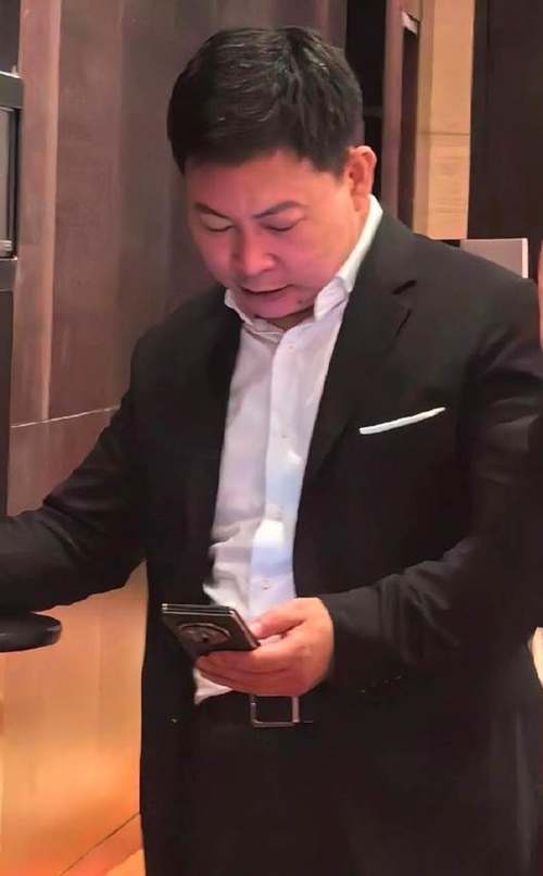 华为见非凡品牌盛典即将开幕，“华为Mate XT 非凡大师”新品命名揭晓