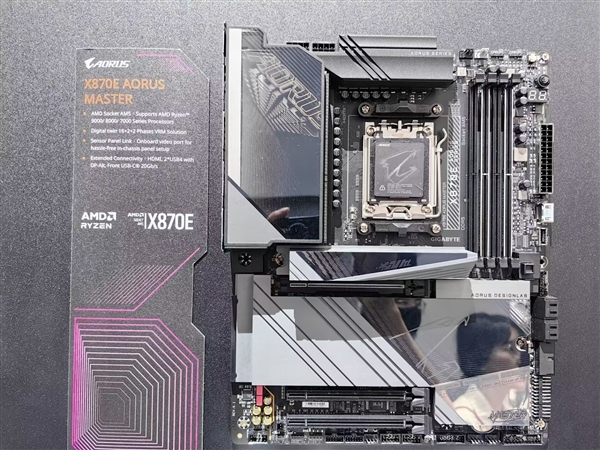 支持DDR5-8200超频！技嘉上线高端主板X870E AORUS MASTER