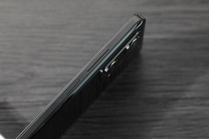 神仙秒充+智能影像体验再升级 Redmi Note 12 探索版评测