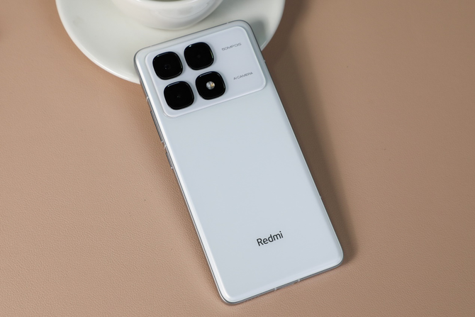 游戏性能新王者！Redmi K70 至尊版整机性能评测